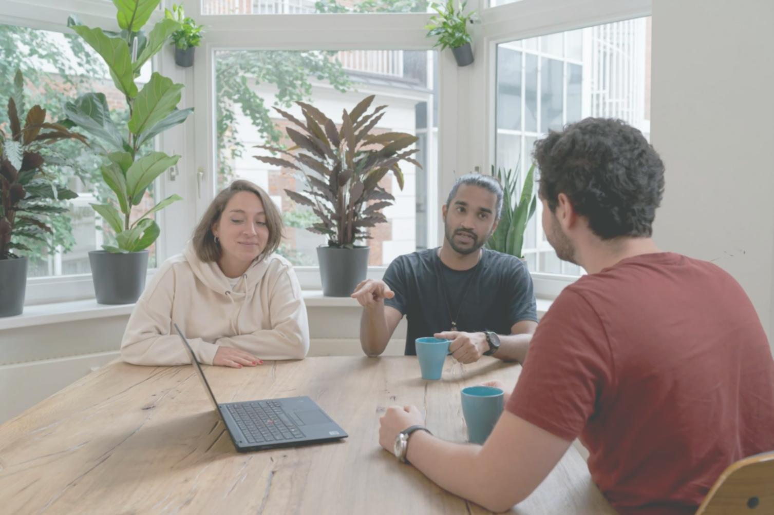 Séance de formation en analyse financière avec une équipe d'entreprise